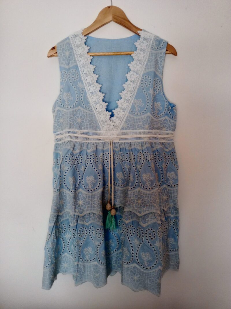 Vestido Celeste con broderie Marie
